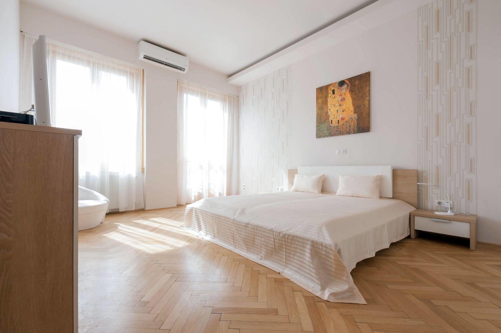 Play Apartments Budapest Exterior photo